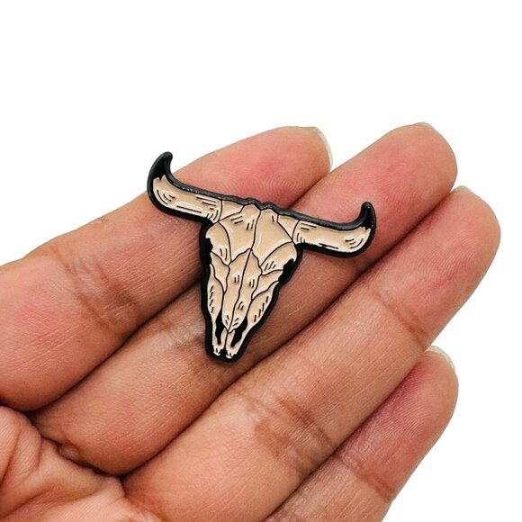 🤩Stylish Cow Skull Enamel Lapel Pin Badge For Denim Jackets & Backpacks🤩 - Picture 2 of 6